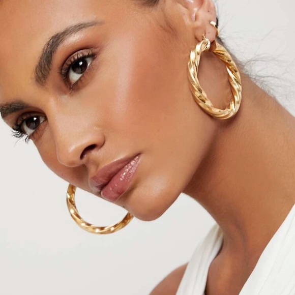 🌟MOTF PREMIUM TWIST HOOP EARRINGS🌟 - Picture 2 of 10